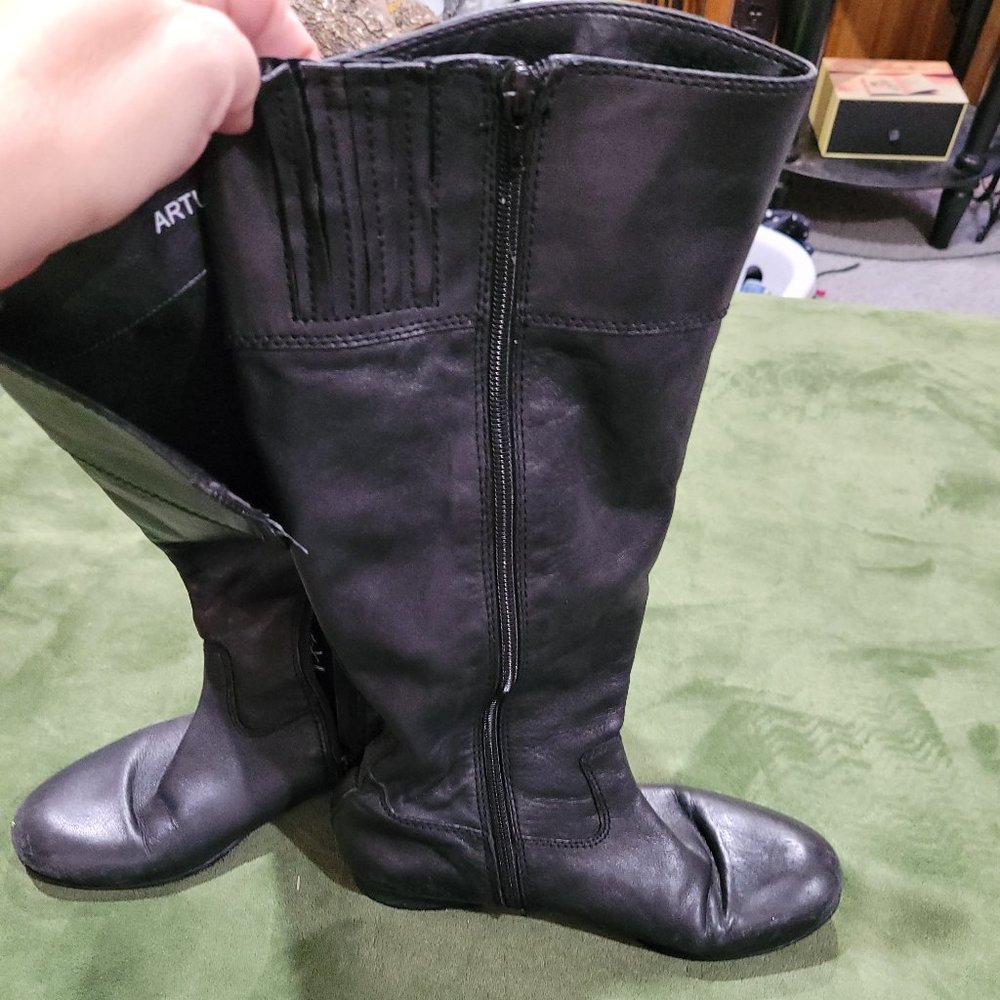 Zip-up tall black boots Size 6